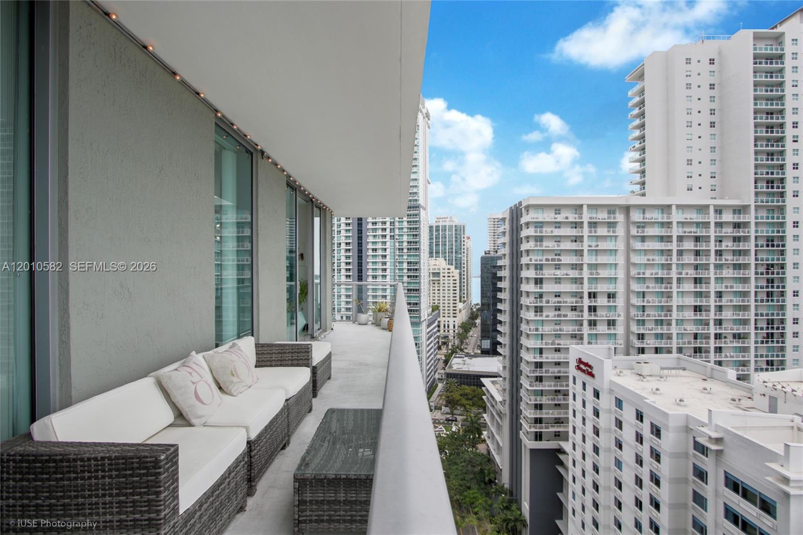 79 SW 12th St #2306-S, Miami FL 33130