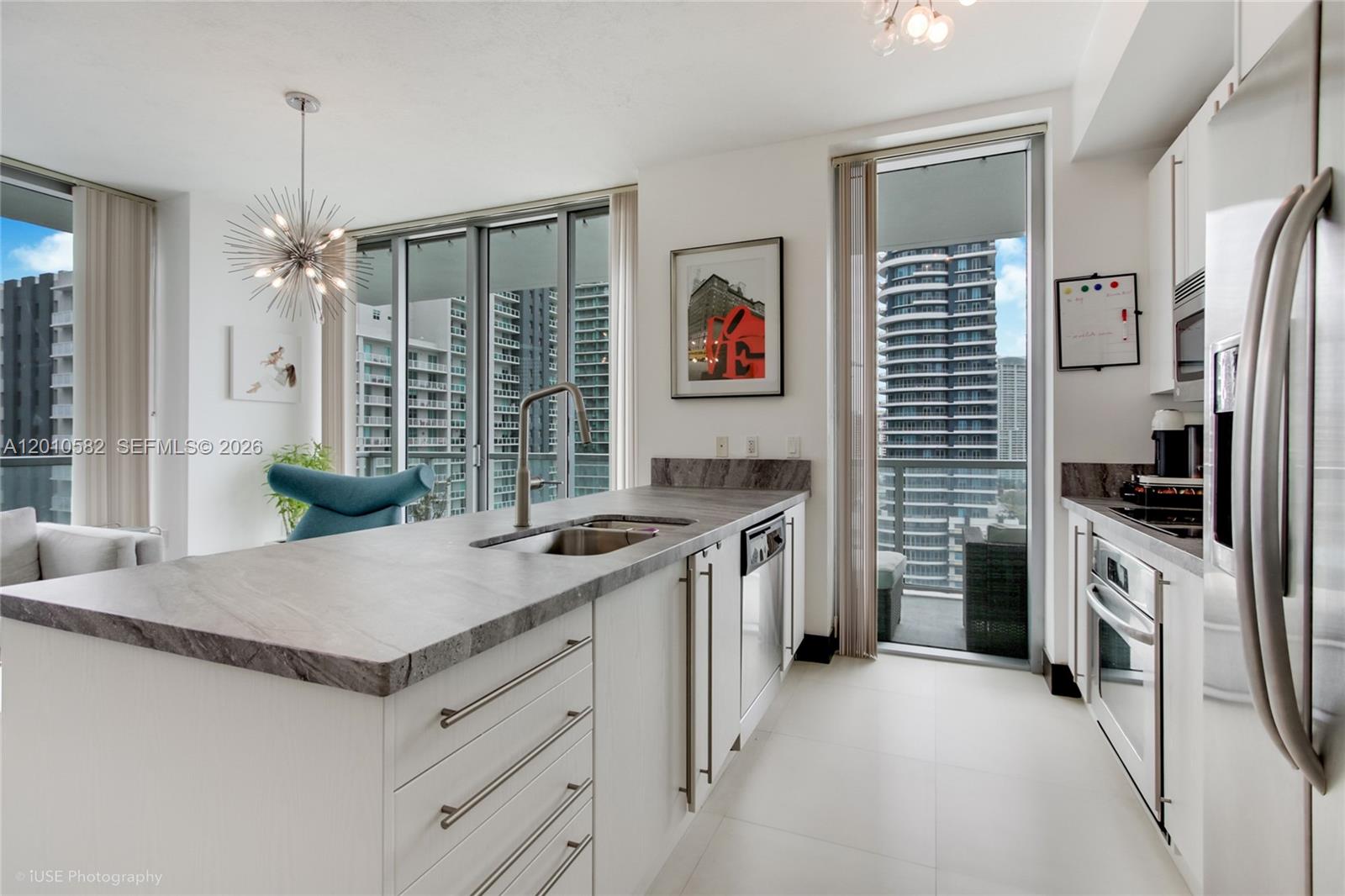 79 SW 12th St #2306-S, Miami FL 33130