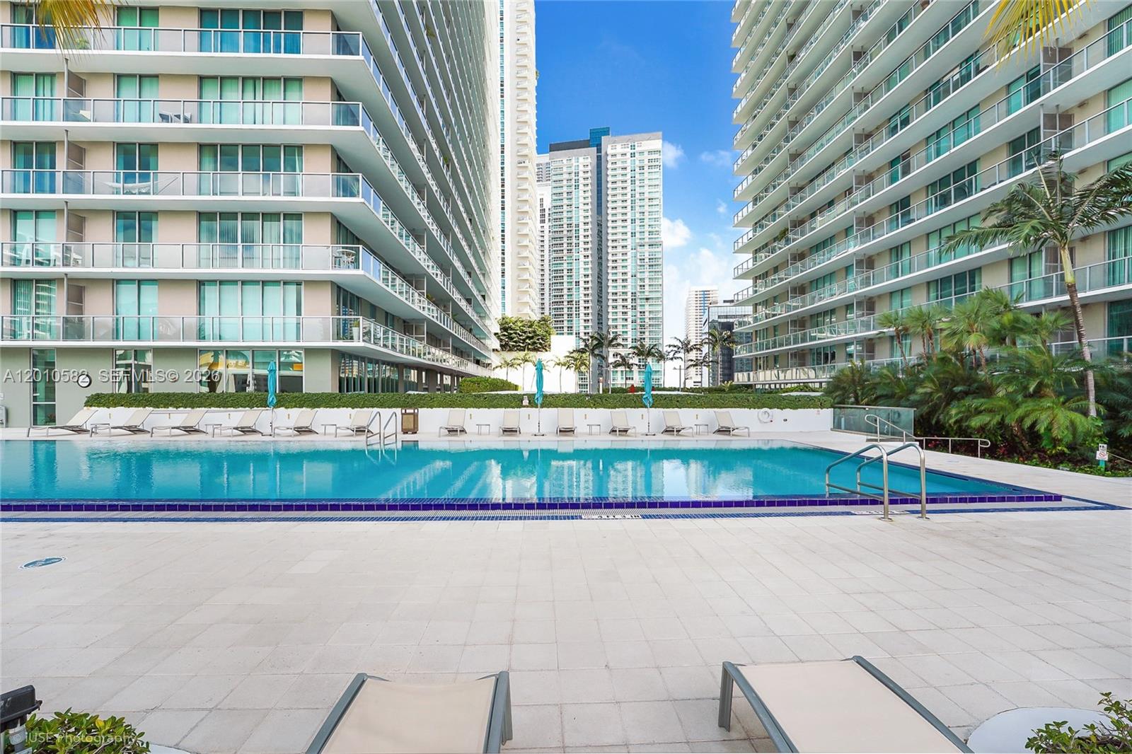79 SW 12th St #2306-S, Miami FL 33130