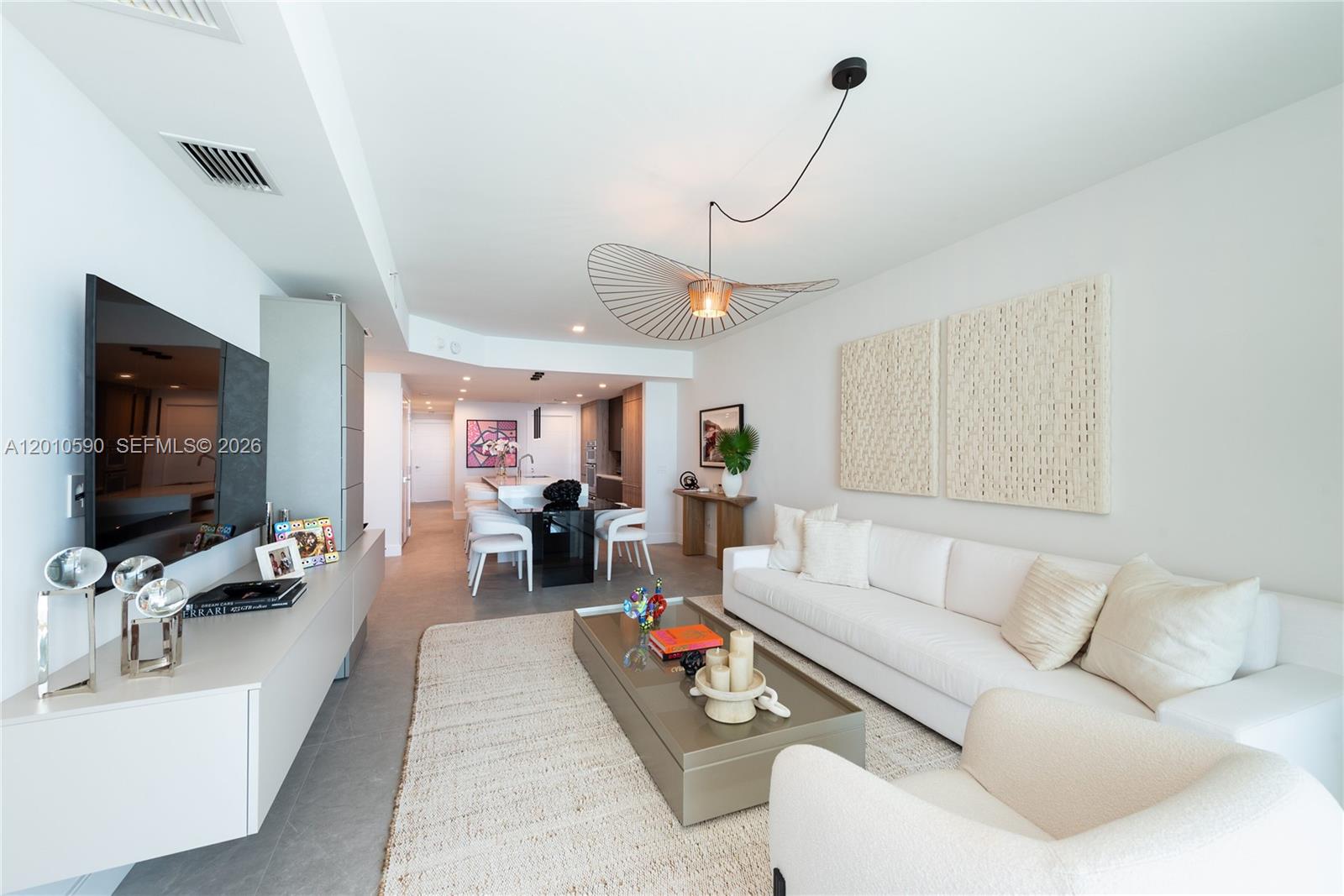 3801 Collins Ave #1502, Miami Beach FL 33140