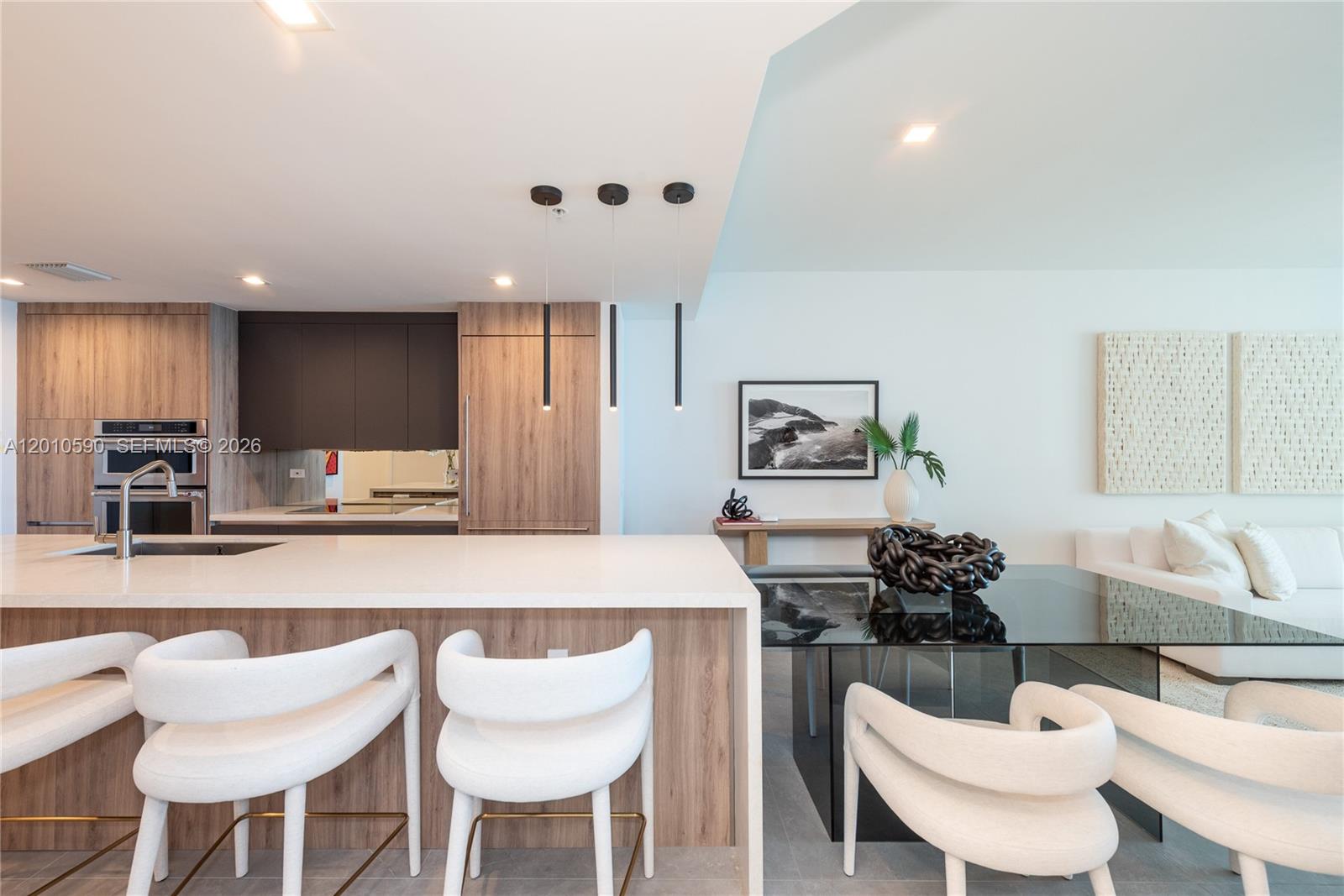 3801 Collins Ave #1502, Miami Beach FL 33140