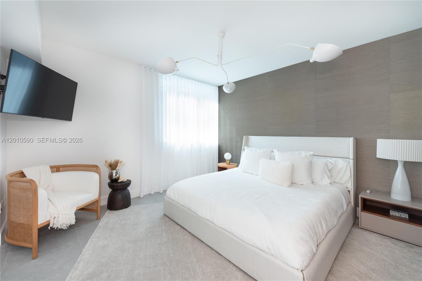 3801 Collins Ave #1502, Miami Beach FL 33140