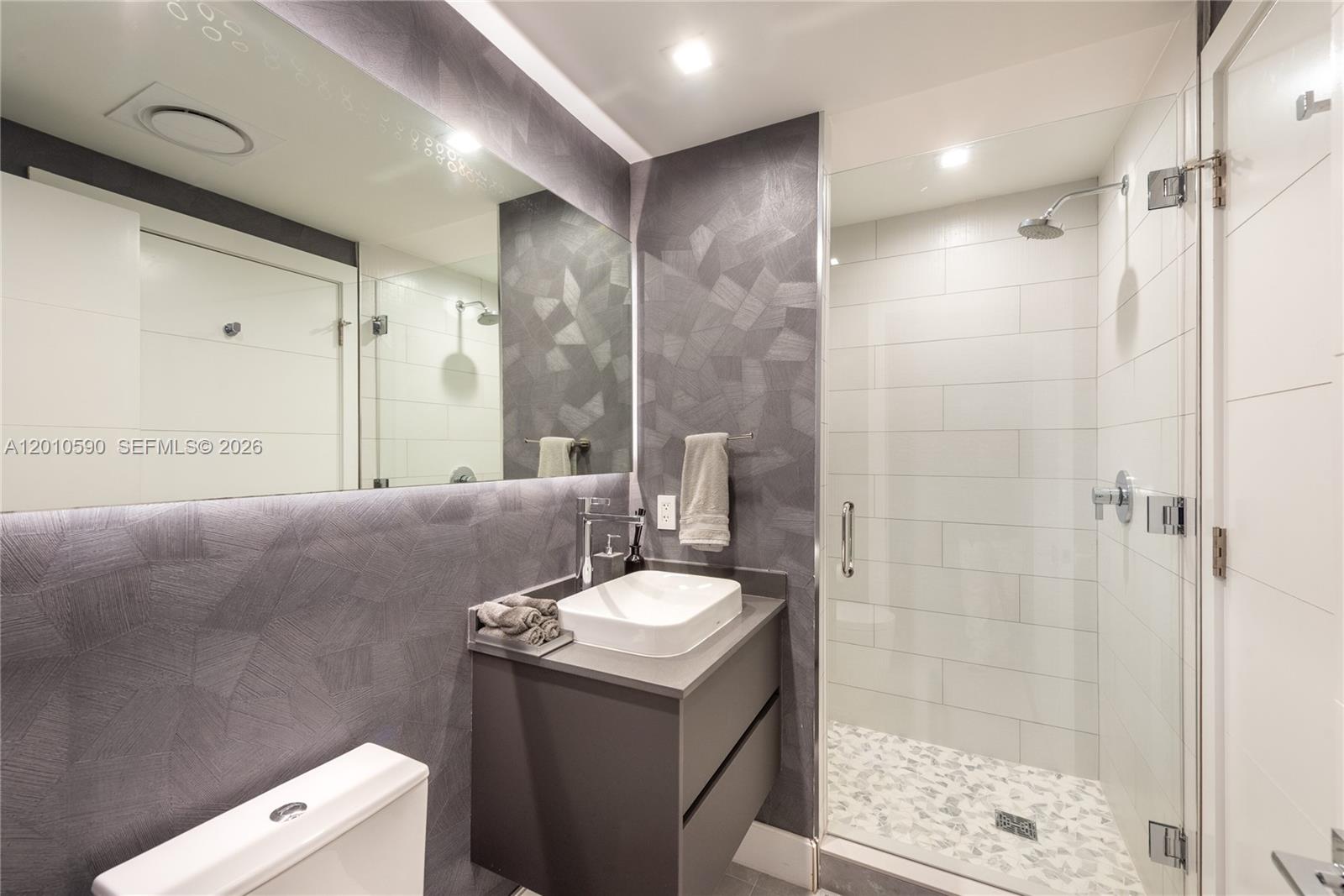 3801 Collins Ave #1502, Miami Beach FL 33140