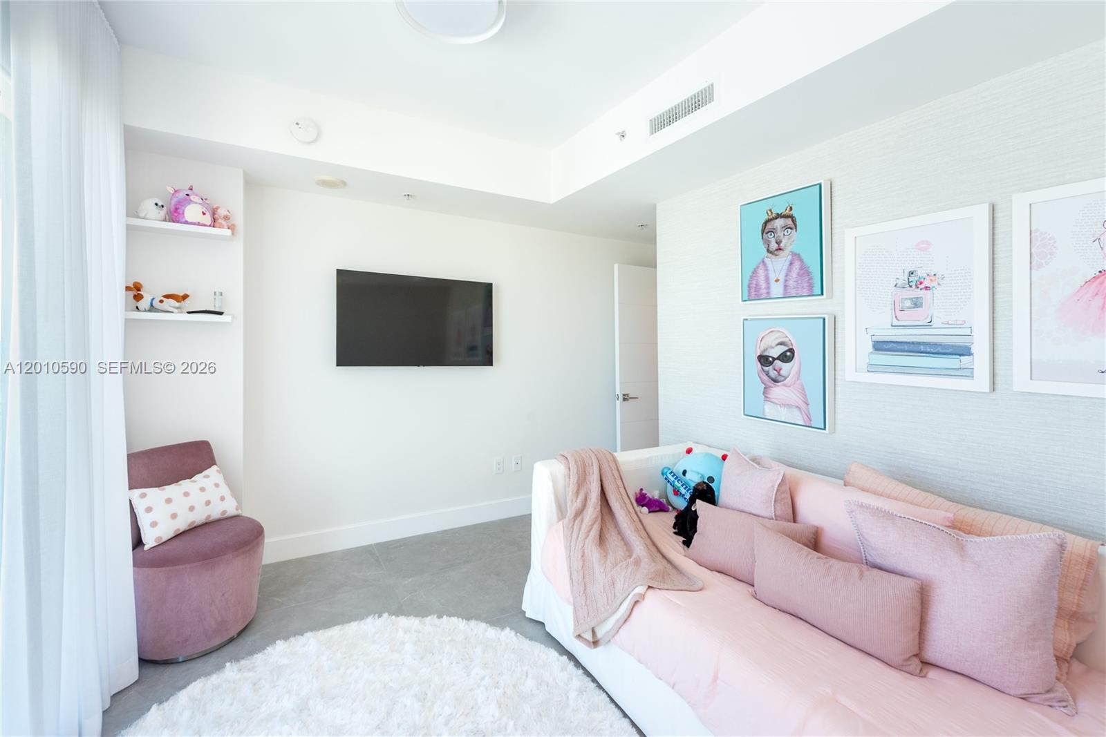 3801 Collins Ave #1502, Miami Beach FL 33140
