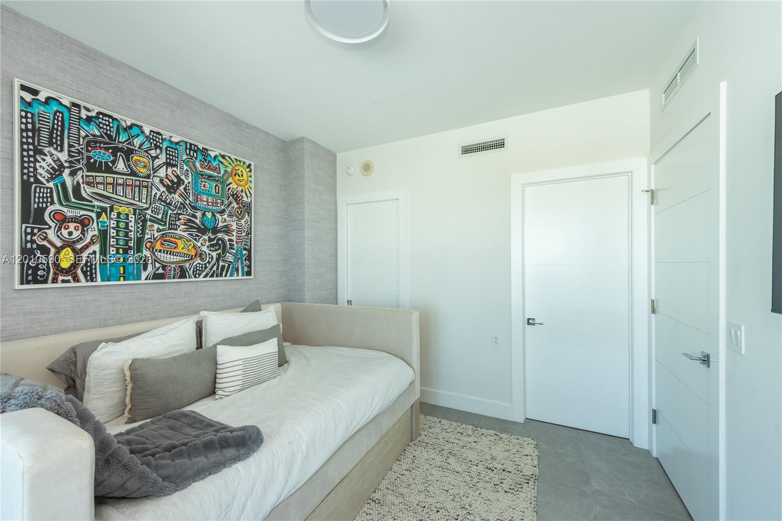 3801 Collins Ave #1502, Miami Beach FL 33140