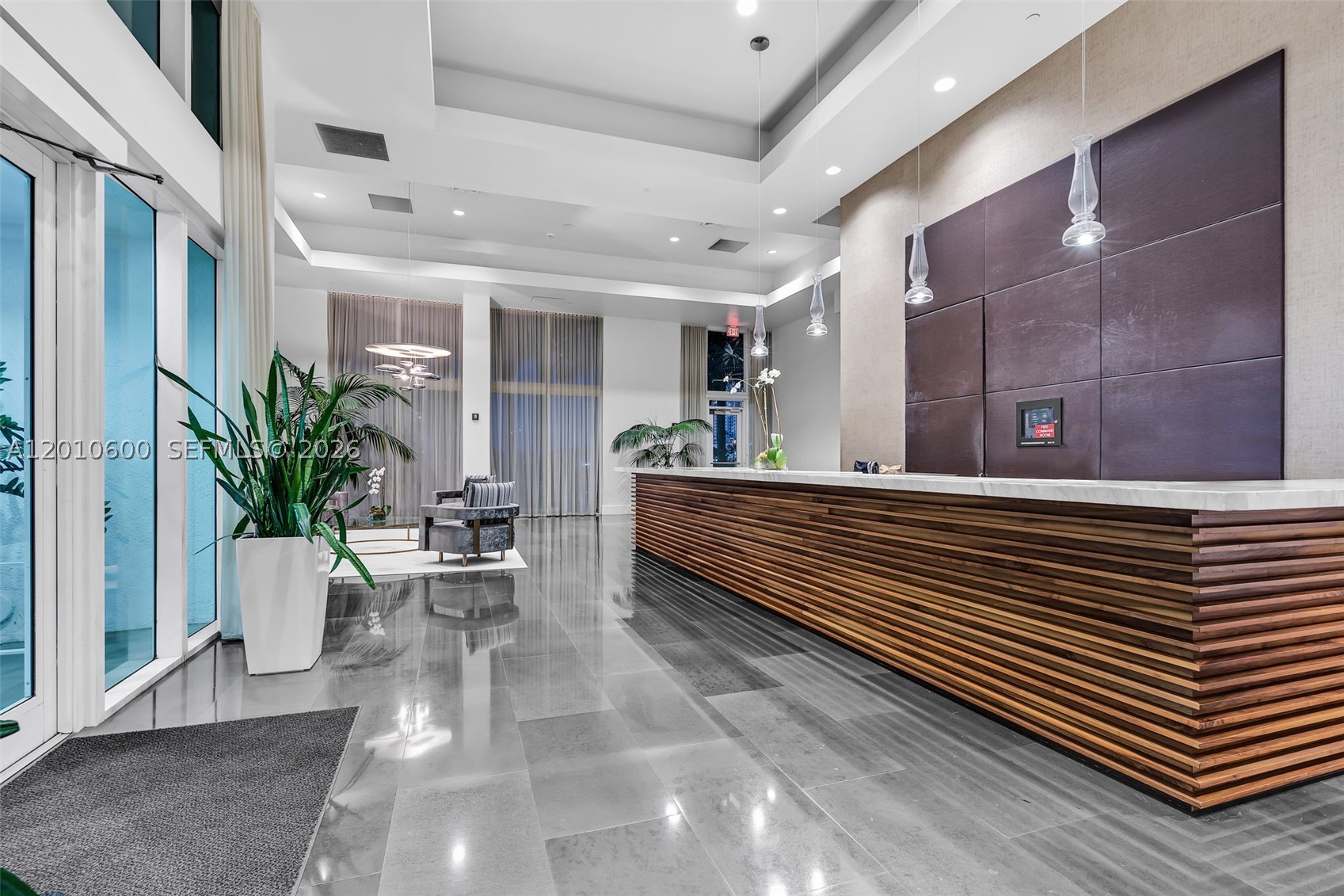 10 Venetian Way #1803, Miami Beach FL 33139