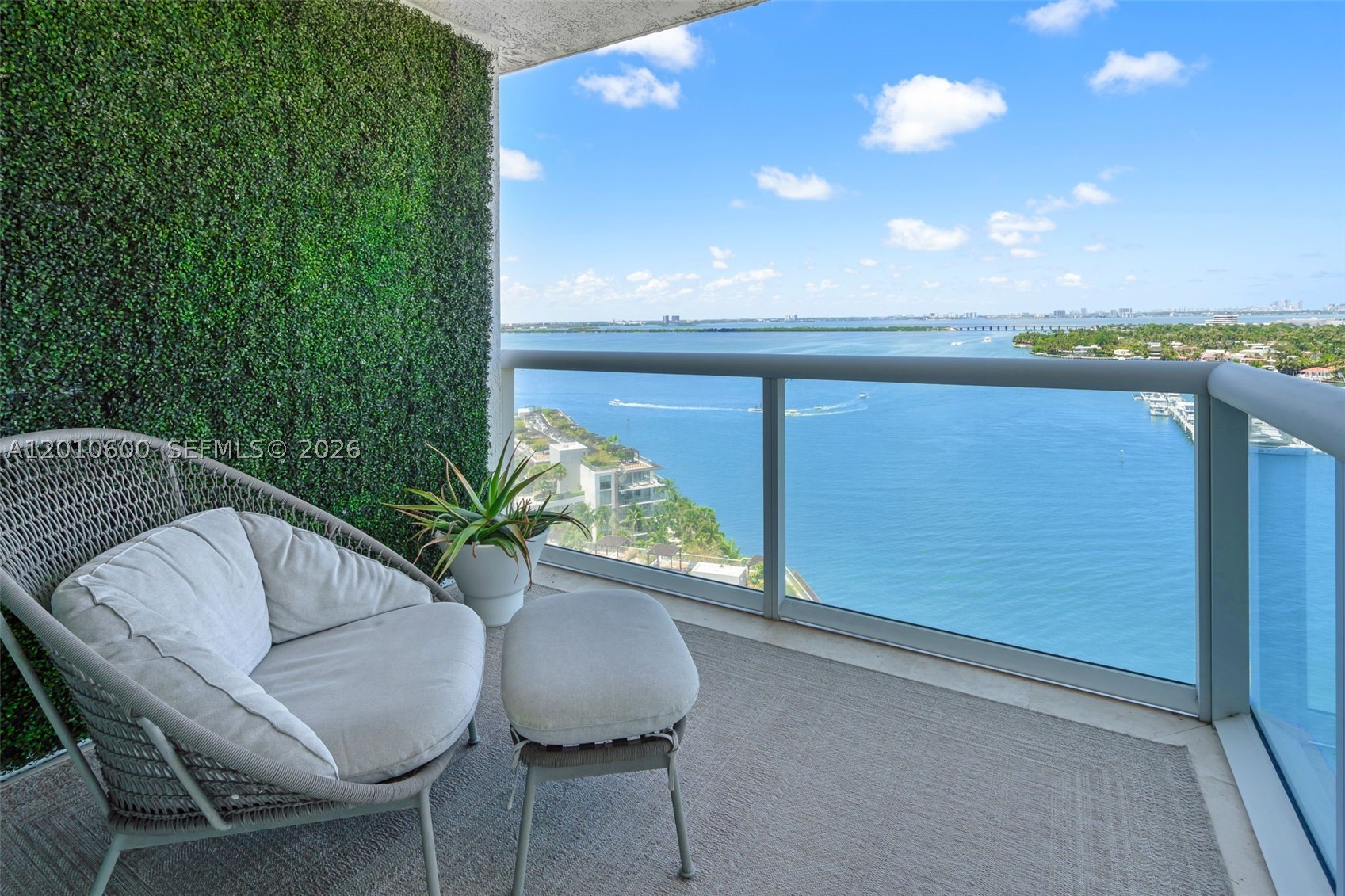 10 Venetian Way #1803, Miami Beach FL 33139