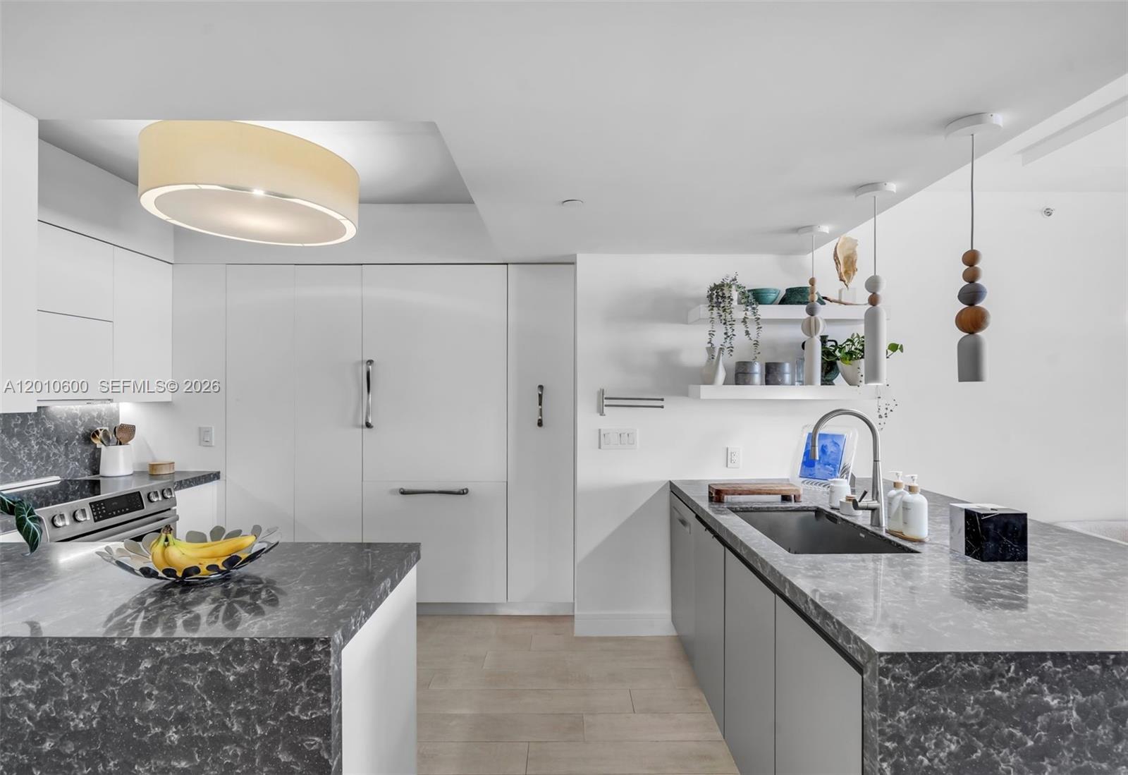 10 Venetian Way #1803, Miami Beach FL 33139