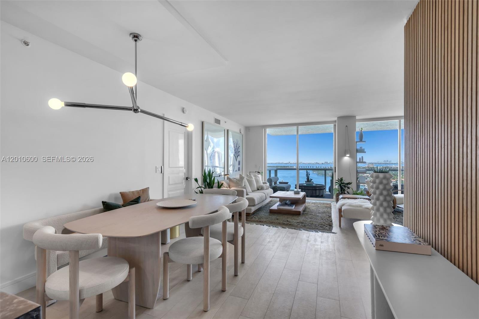 10 Venetian Way #1803, Miami Beach FL 33139