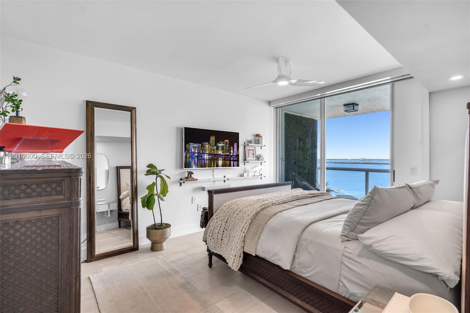 10 Venetian Way #1803, Miami Beach FL 33139