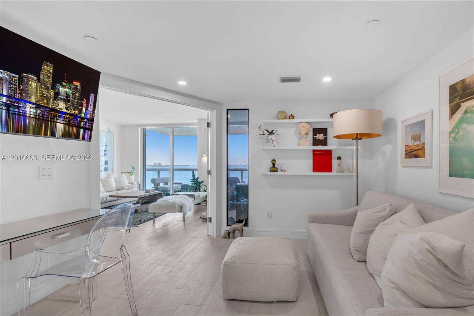 10 Venetian Way #1803, Miami Beach FL 33139