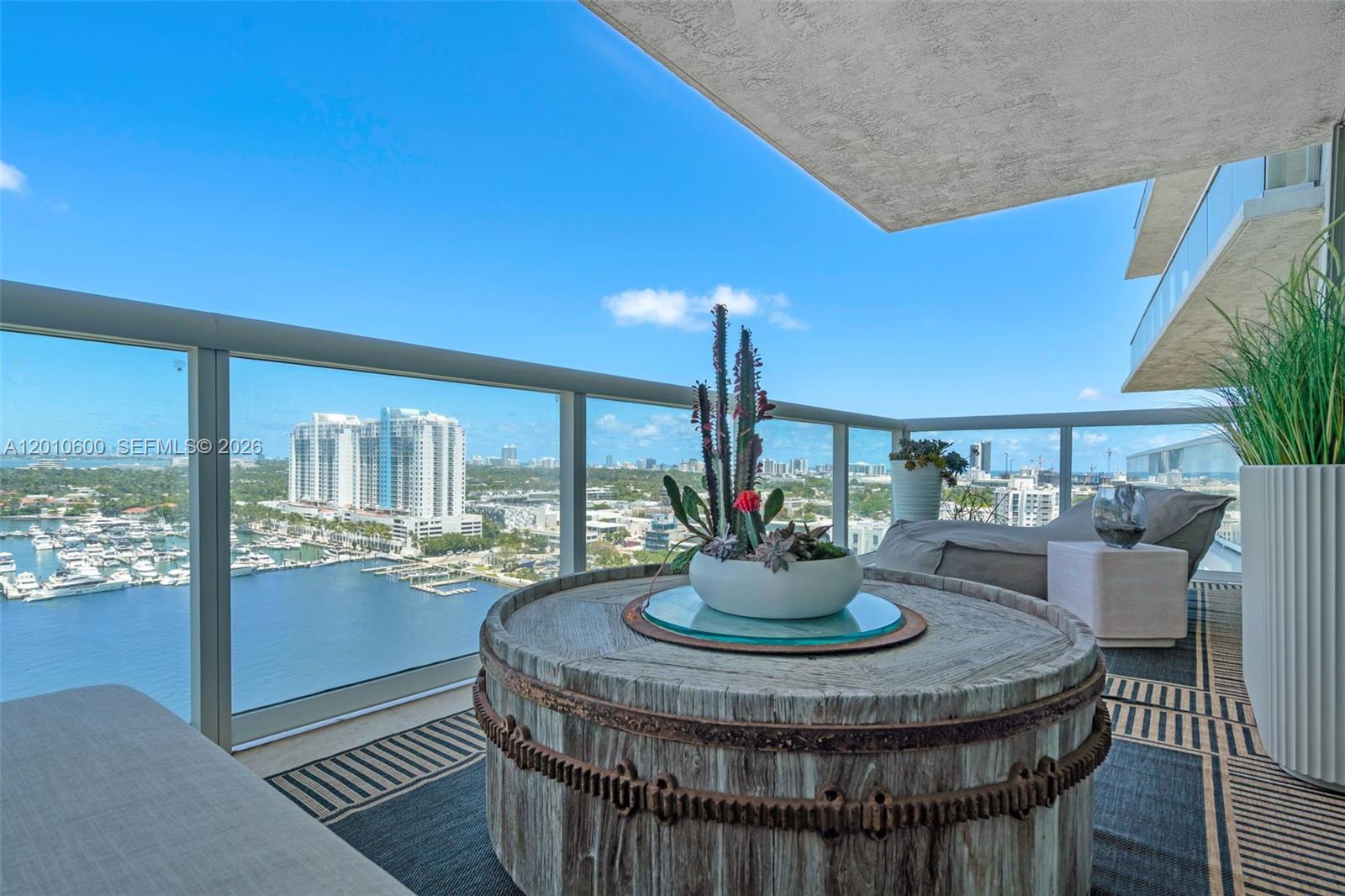 10 Venetian Way #1803, Miami Beach FL 33139