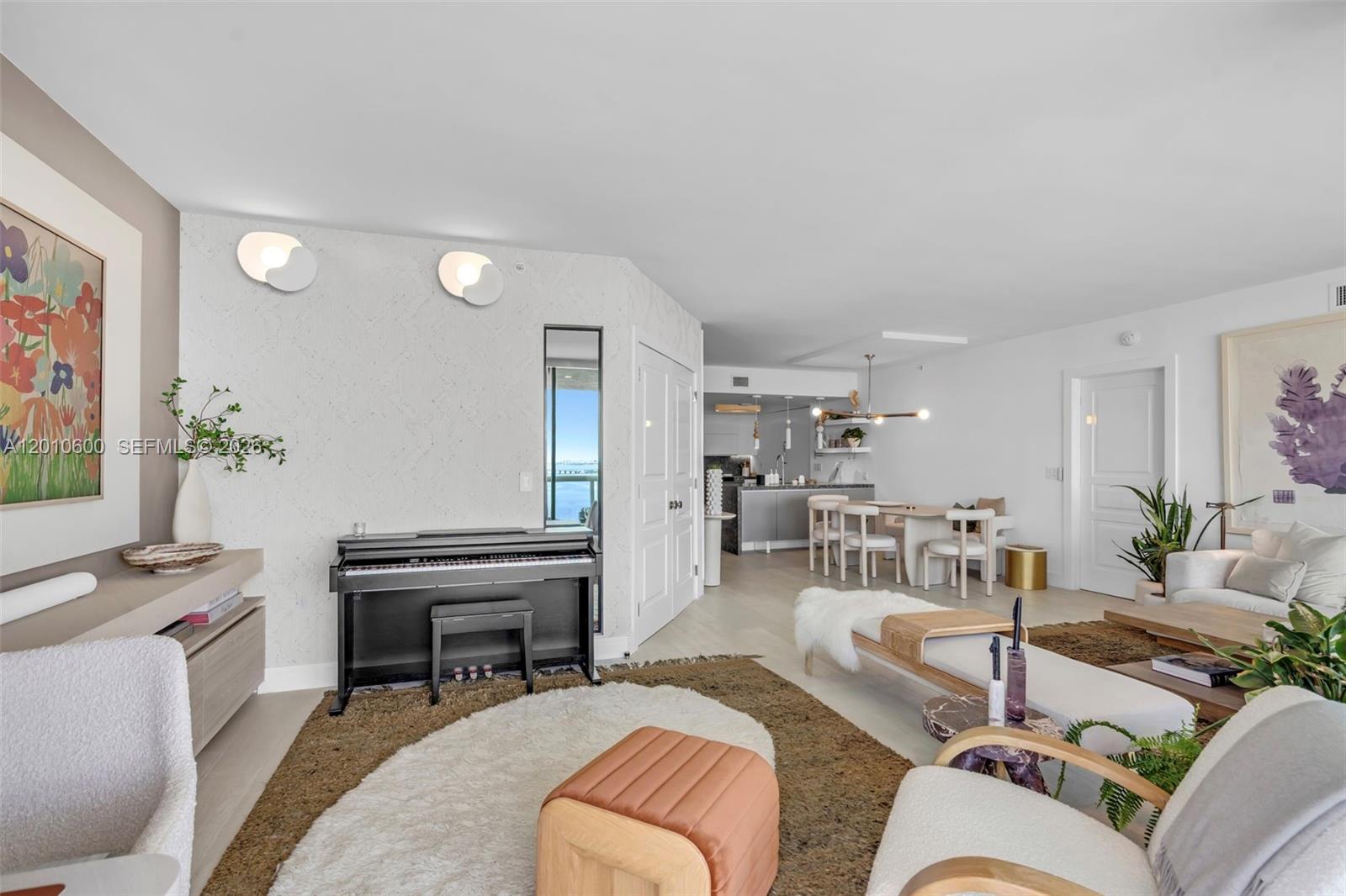 10 Venetian Way #1803, Miami Beach FL 33139