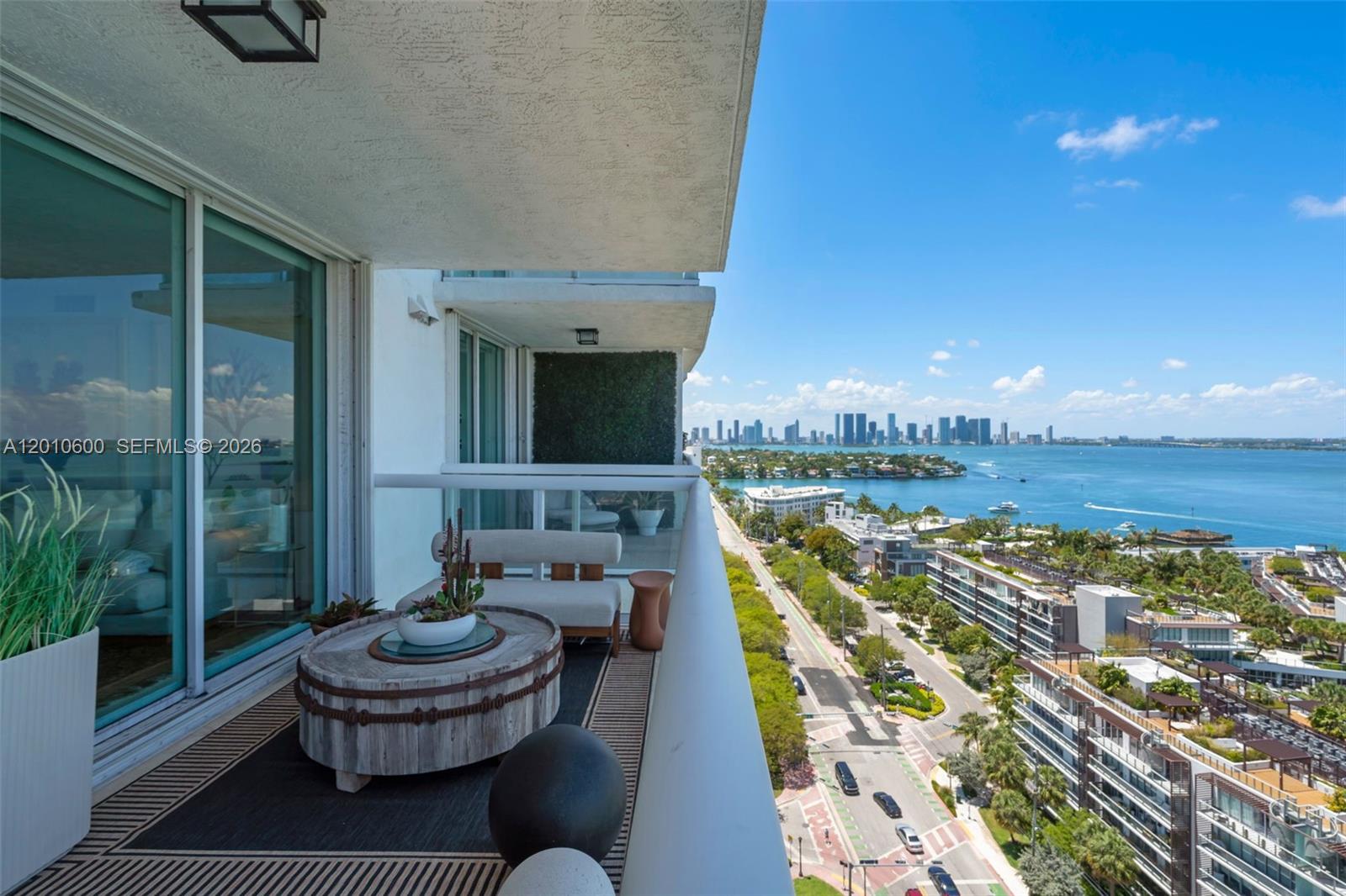 10 Venetian Way #1803, Miami Beach FL 33139