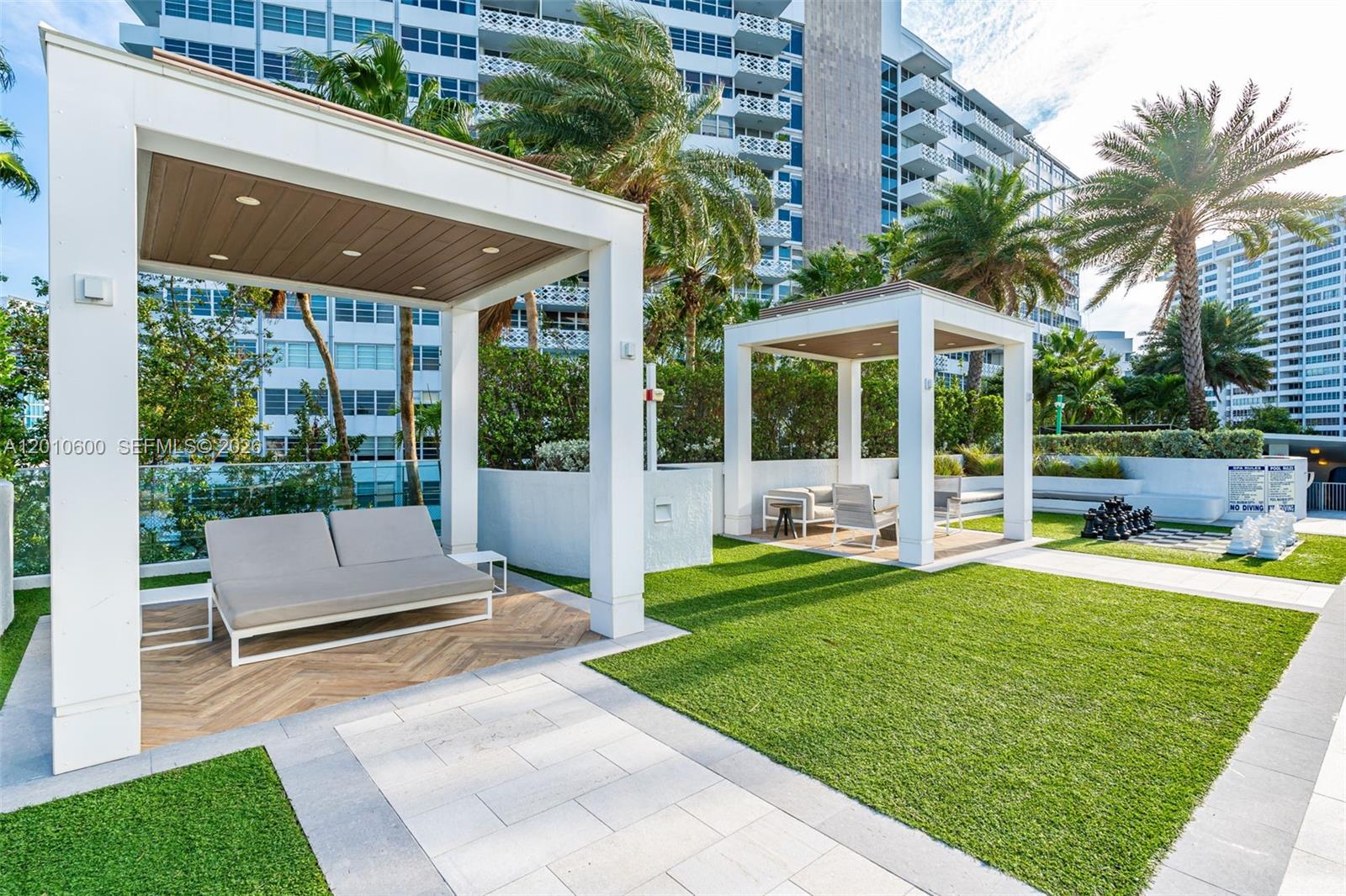 10 Venetian Way #1803, Miami Beach FL 33139