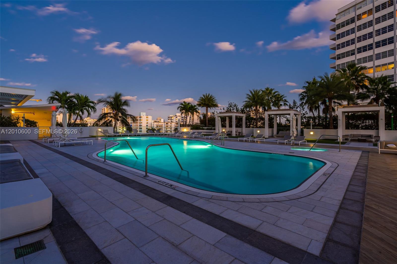 10 Venetian Way #1803, Miami Beach FL 33139