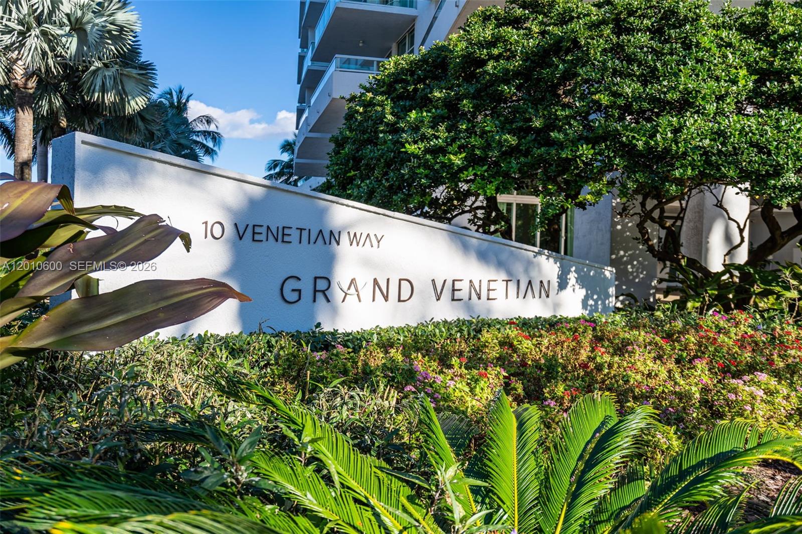 10 Venetian Way #1803, Miami Beach FL 33139
