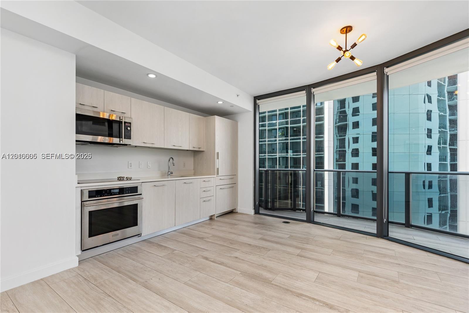 55 SW 9 St #1208, Miami FL 33130