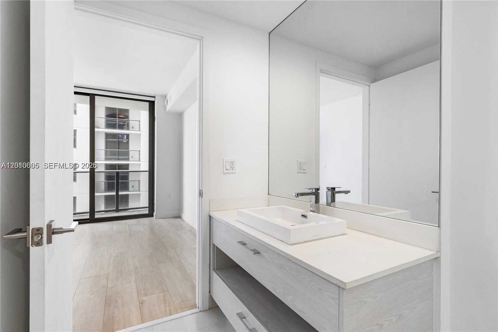 55 SW 9 St #1208, Miami FL 33130