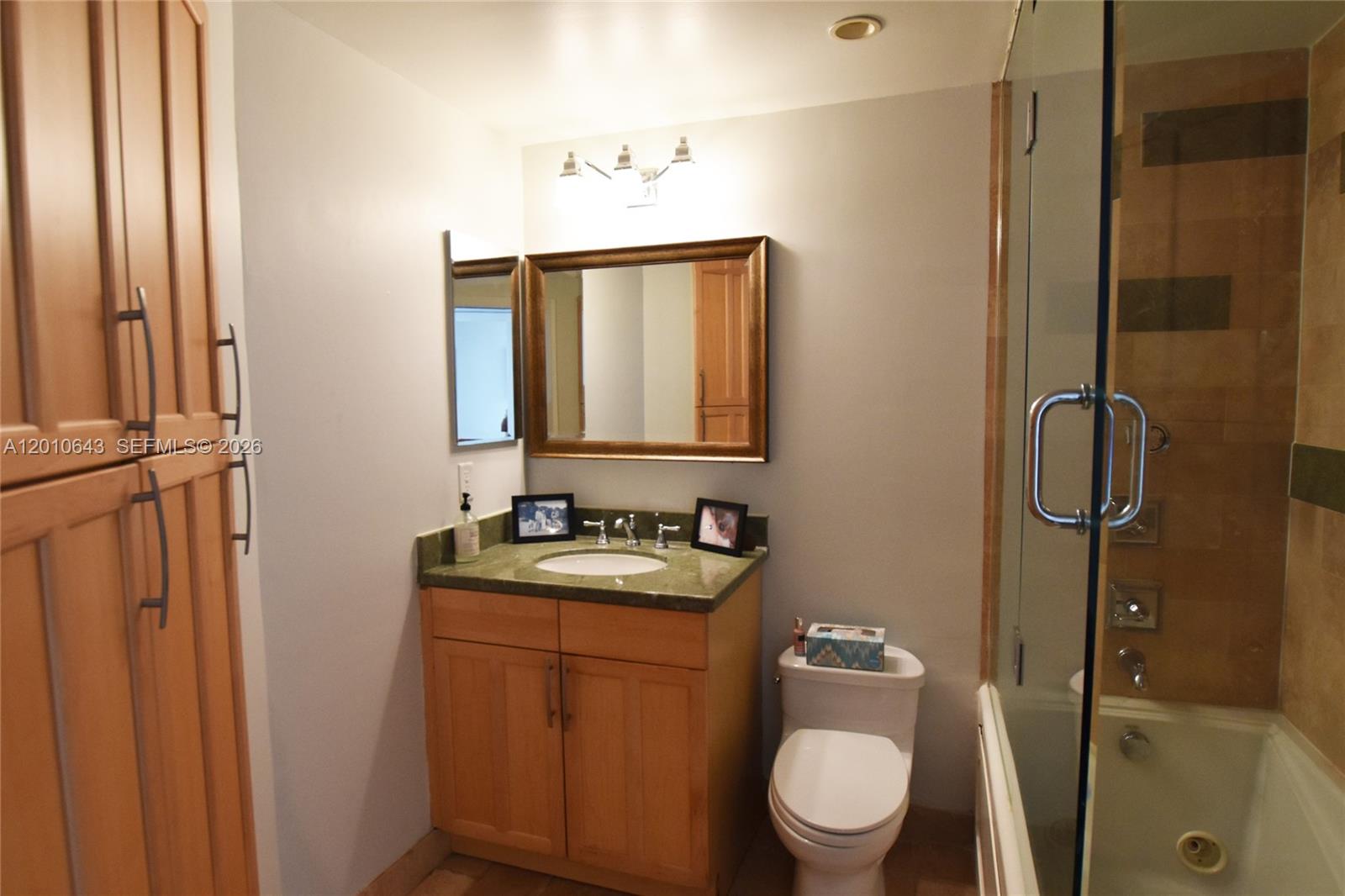 540 Brickell Key Dr #PH1812, Miami FL 33131