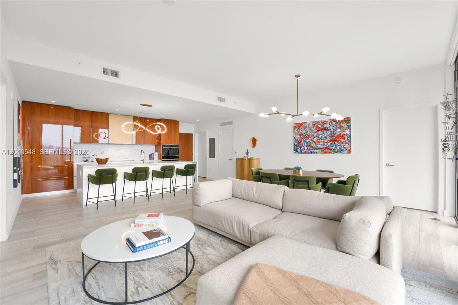 2678 Tigertail Ave #1404, Miami FL 33133