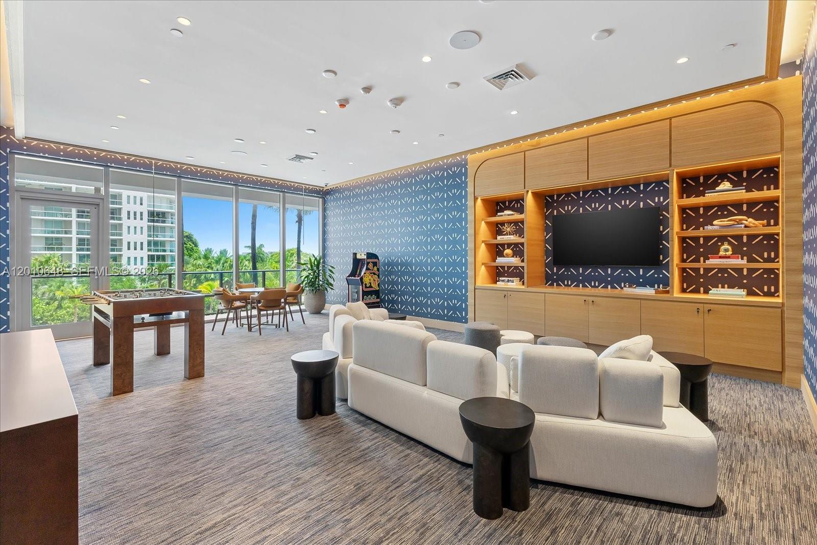 2678 Tigertail Ave #1404, Miami FL 33133
