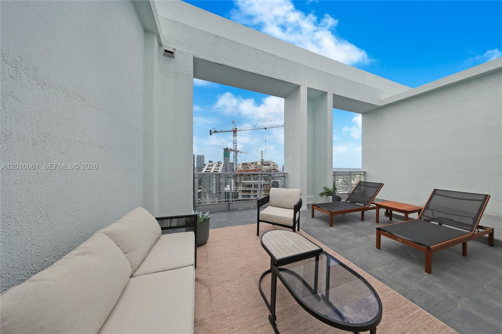 92 SW 3rd St #5202, Miami FL 33130