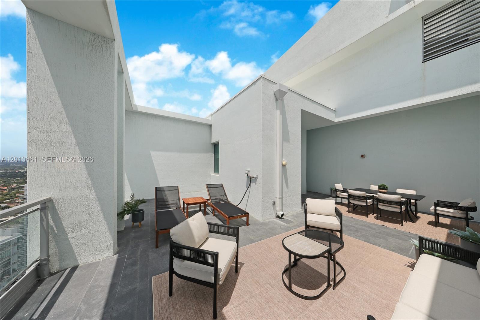 92 SW 3rd St #5202, Miami FL 33130