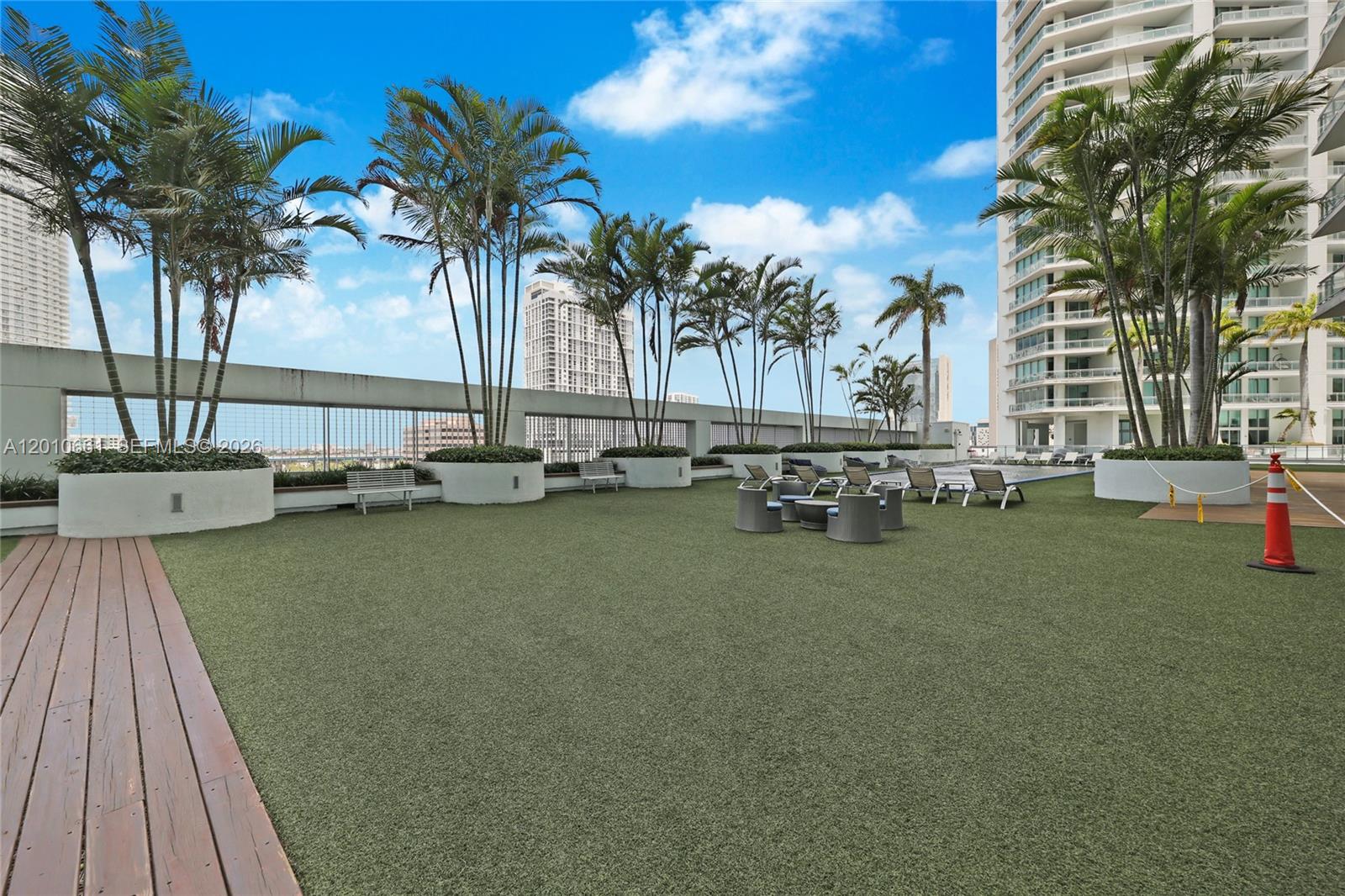 92 SW 3rd St #5202, Miami FL 33130