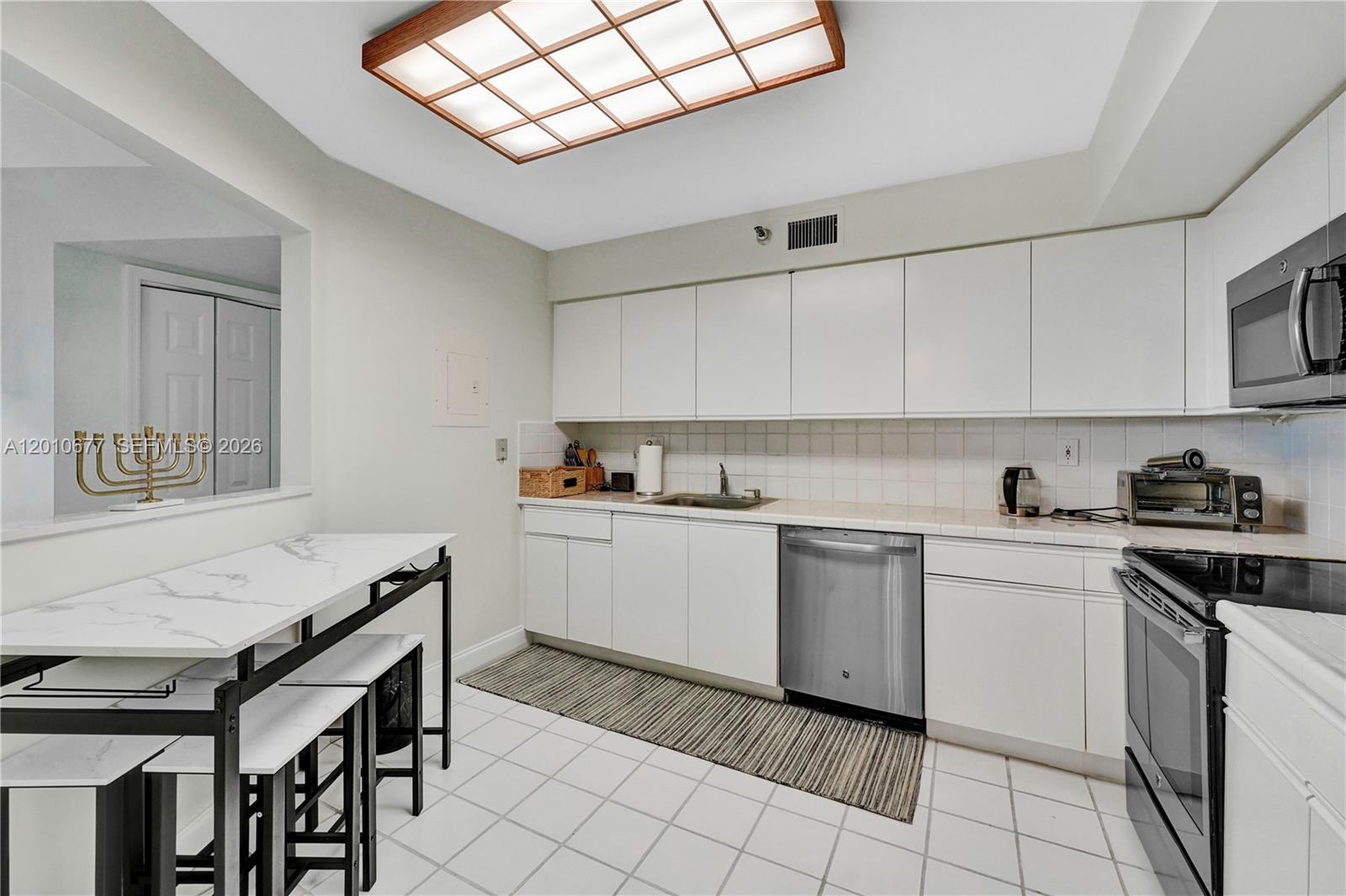 3500 Mystic Pointe Dr #3302, Aventura FL 33180