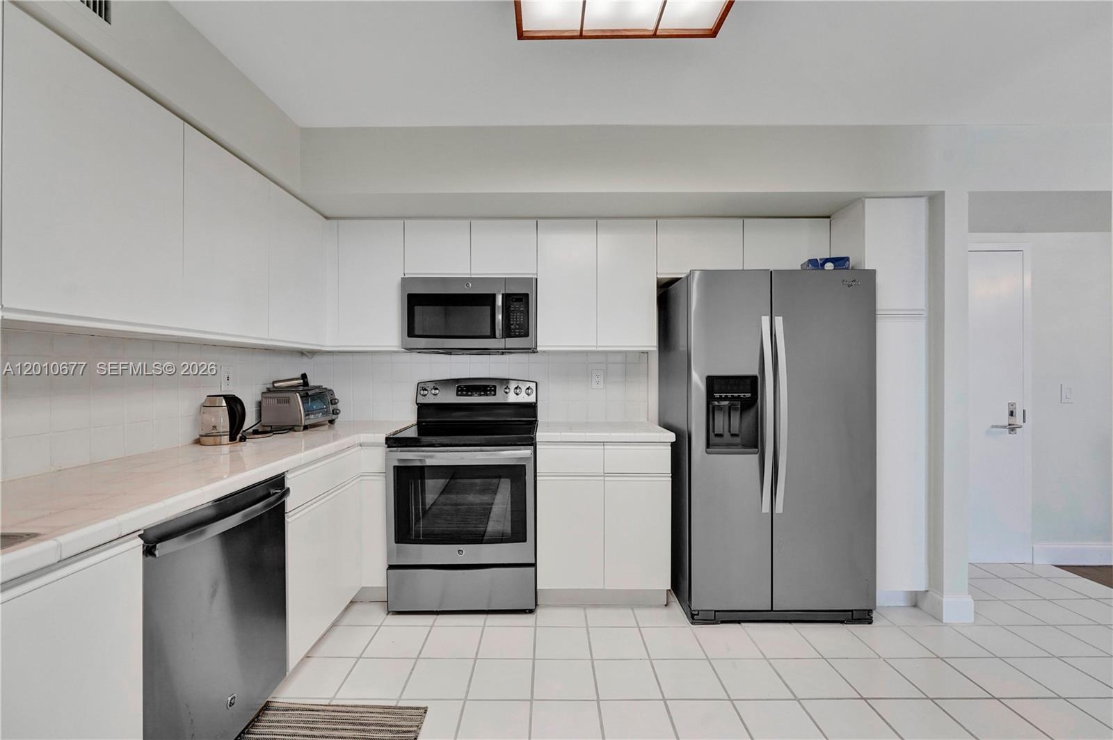 3500 Mystic Pointe Dr #3302, Aventura FL 33180