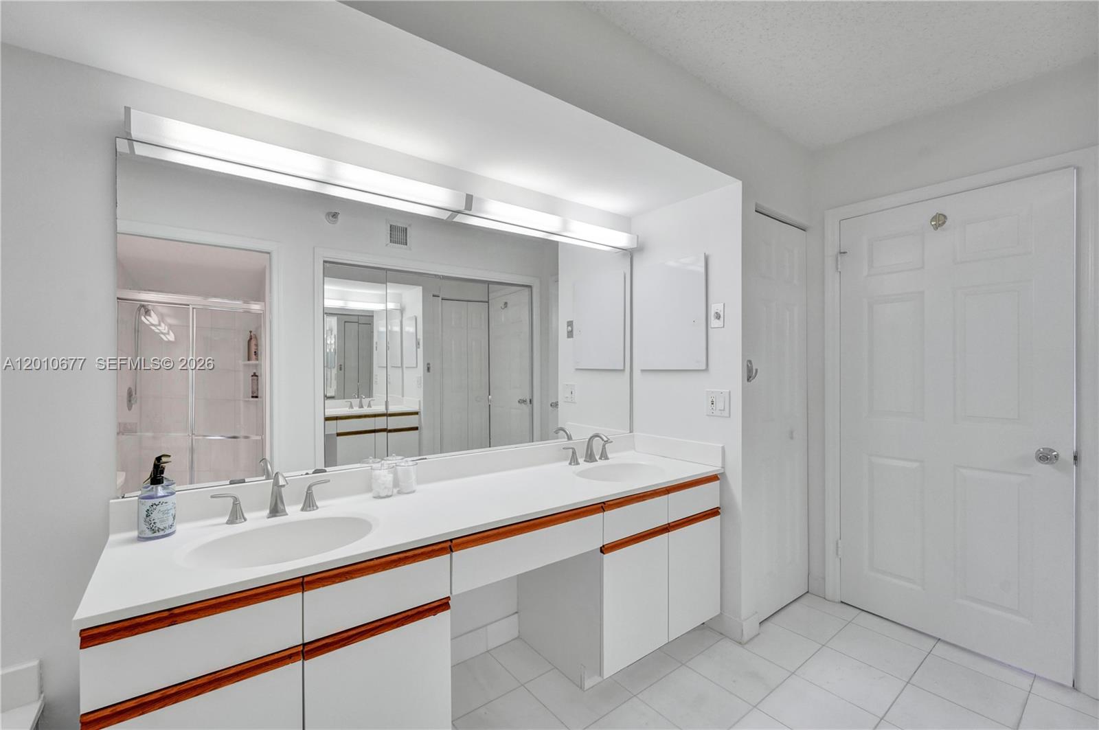 3500 Mystic Pointe Dr #3302, Aventura FL 33180