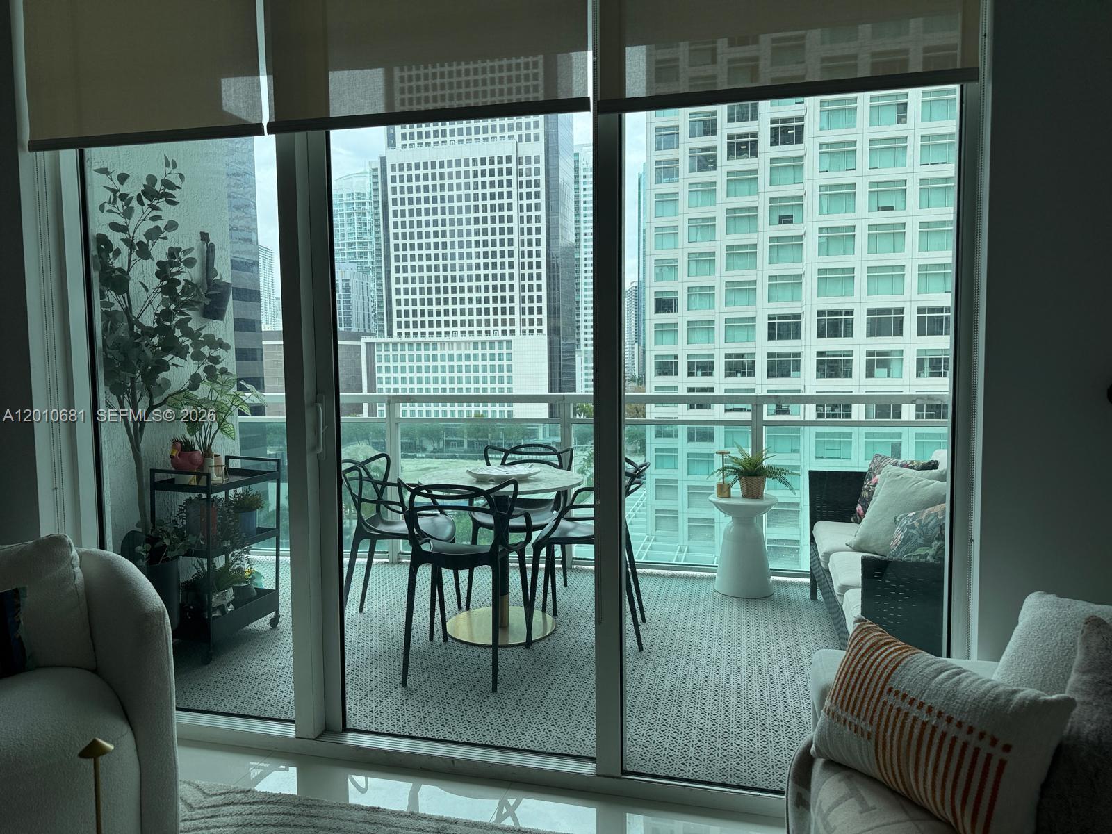 951 Brickell Ave #1001, Miami FL 33131