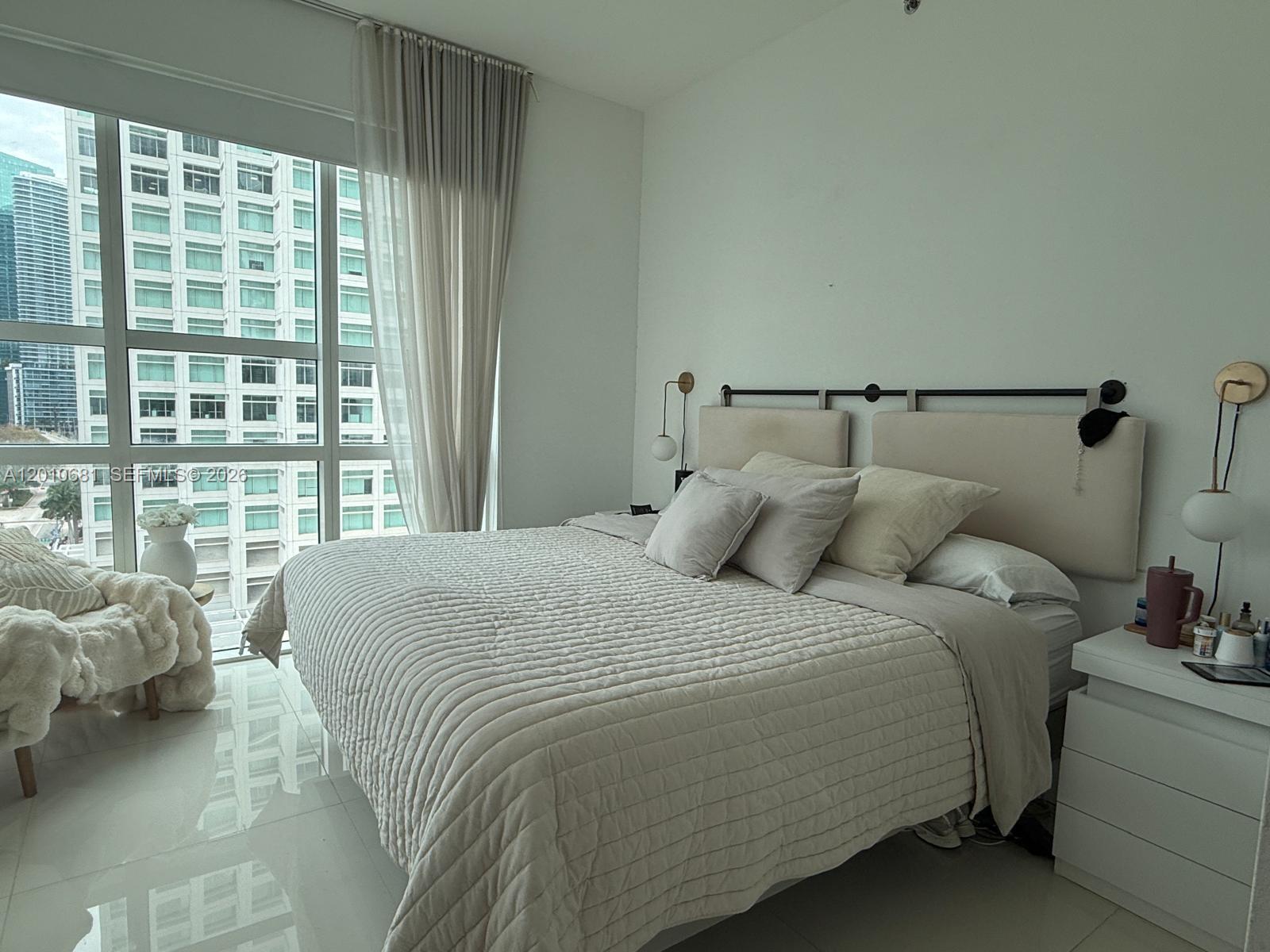 951 Brickell Ave #1001, Miami FL 33131