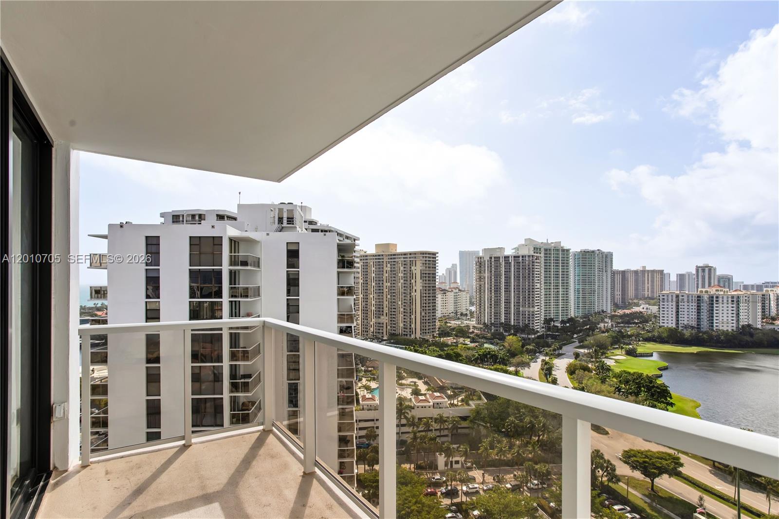 3701 N Country Club Dr #2203, Aventura FL 33180