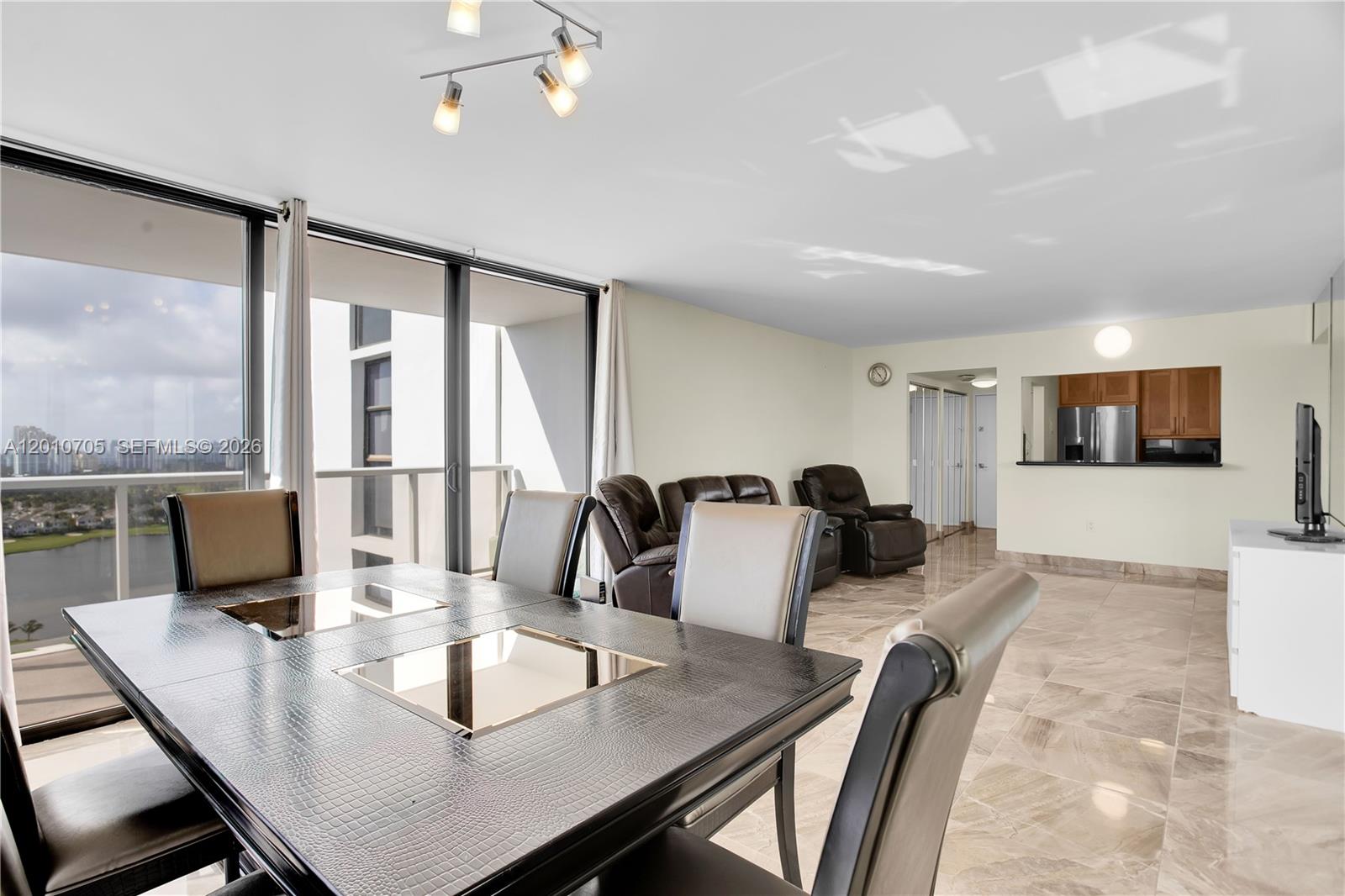 3701 N Country Club Dr #2203, Aventura FL 33180