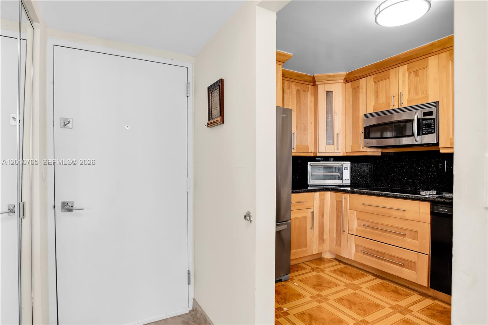 3701 N Country Club Dr #2203, Aventura FL 33180