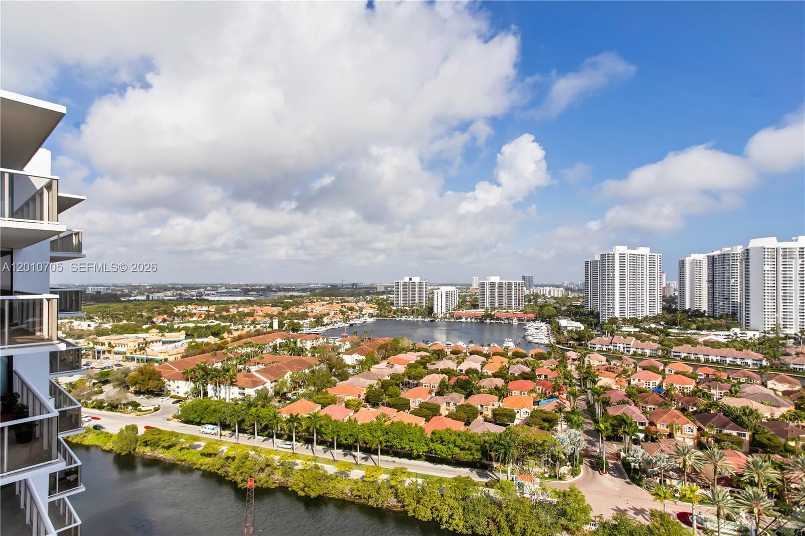 3701 N Country Club Dr #2203, Aventura FL 33180