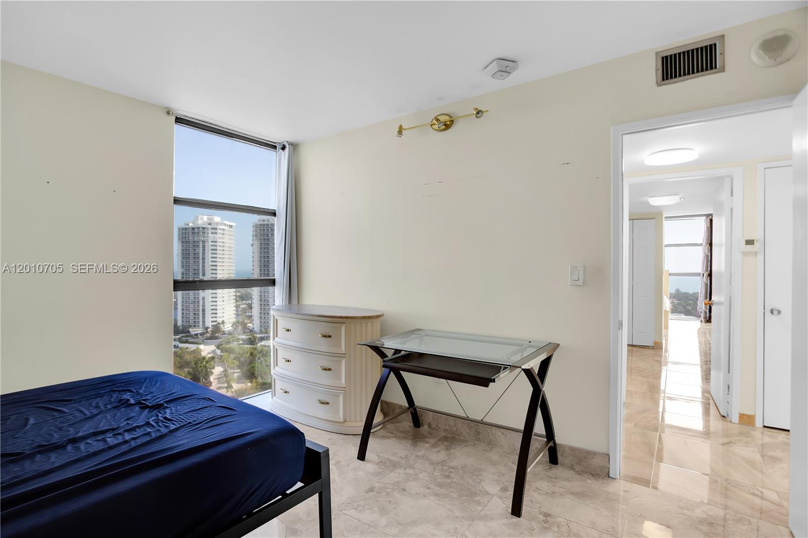 3701 N Country Club Dr #2203, Aventura FL 33180