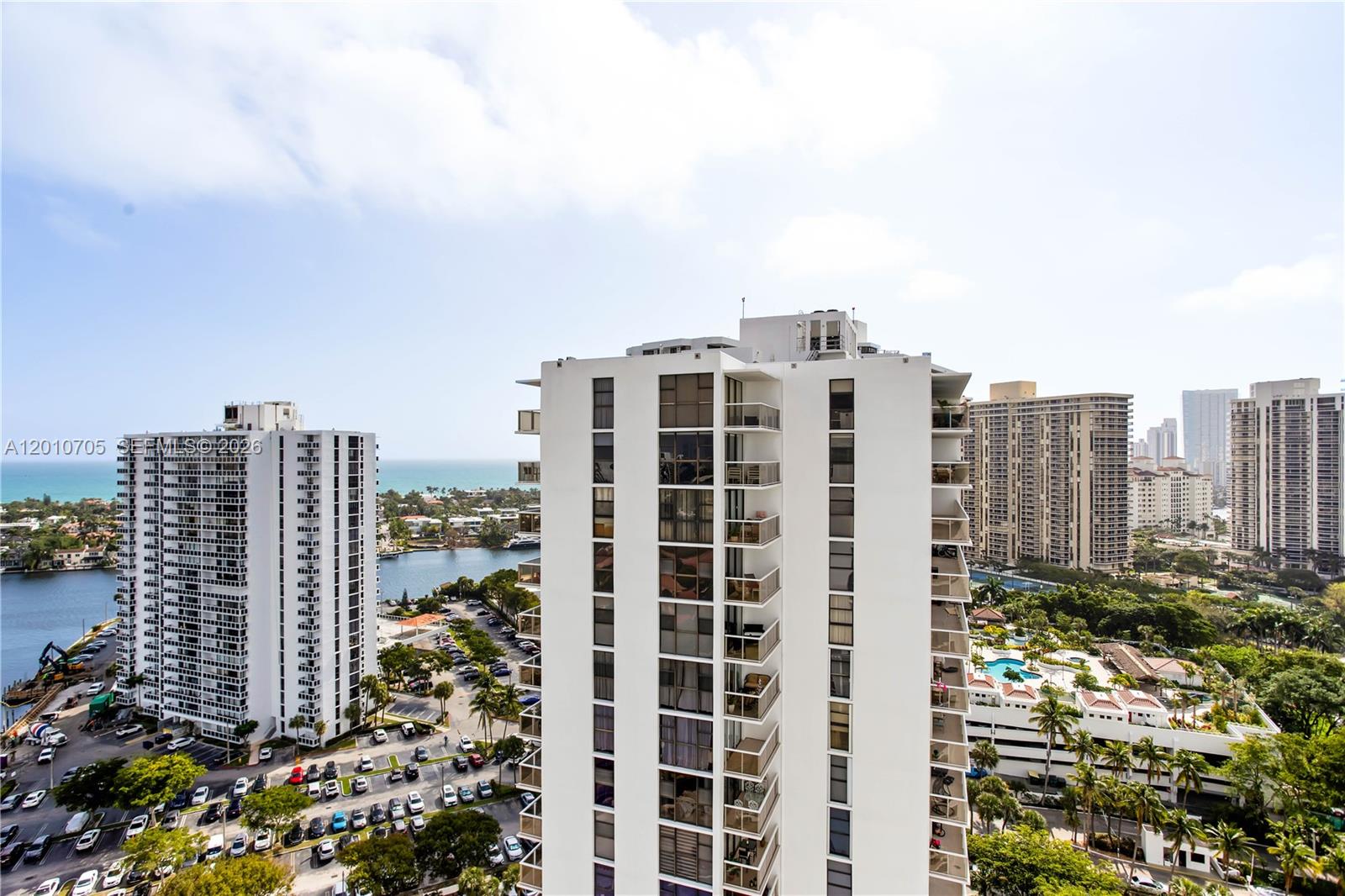 3701 N Country Club Dr #2203, Aventura FL 33180