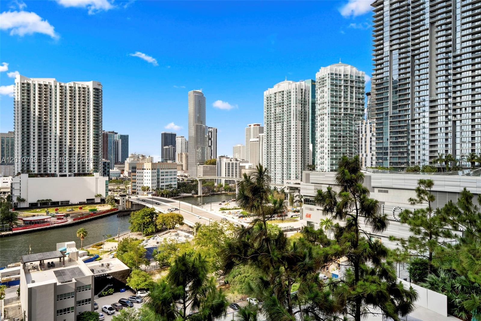 88 SW 7th St #809, Miami FL 33130