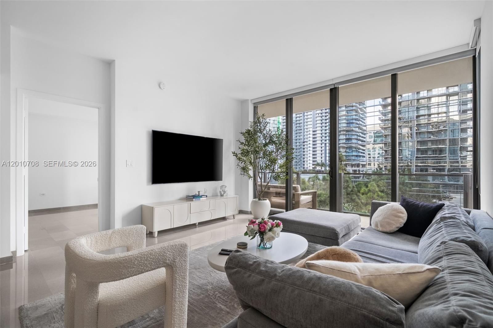 88 SW 7th St #809, Miami FL 33130