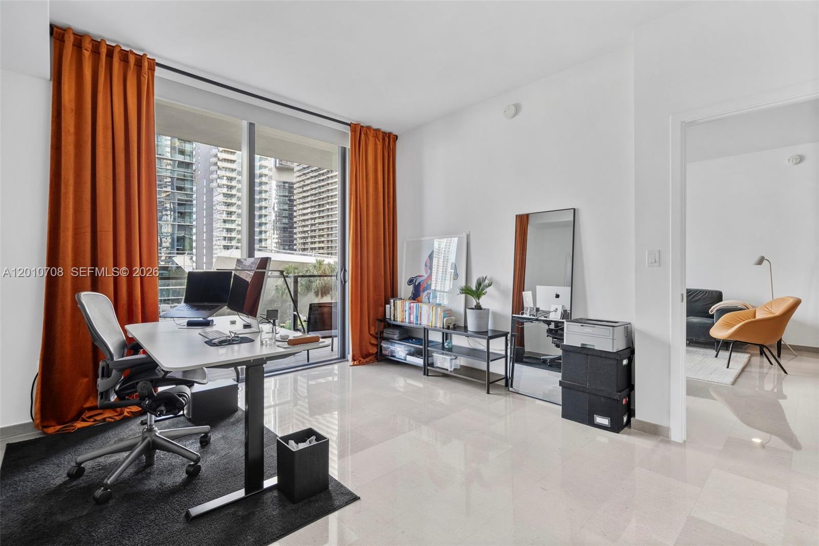 88 SW 7th St #809, Miami FL 33130