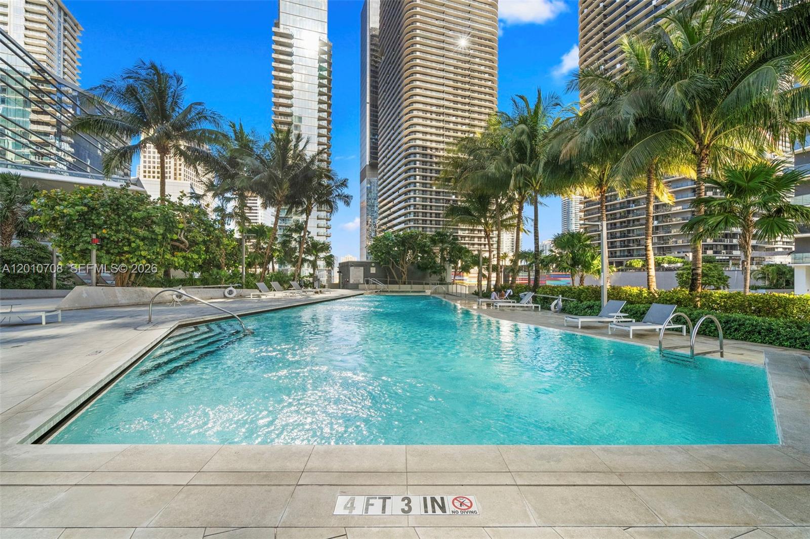 88 SW 7th St #809, Miami FL 33130