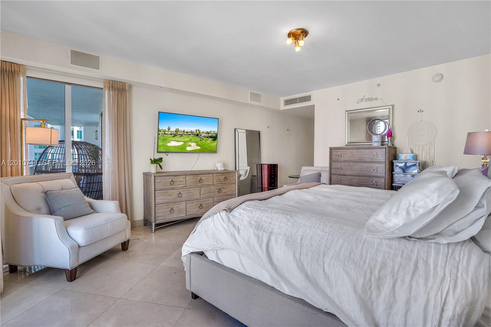 901 Brickell Key Blvd #2807, Miami FL 33131