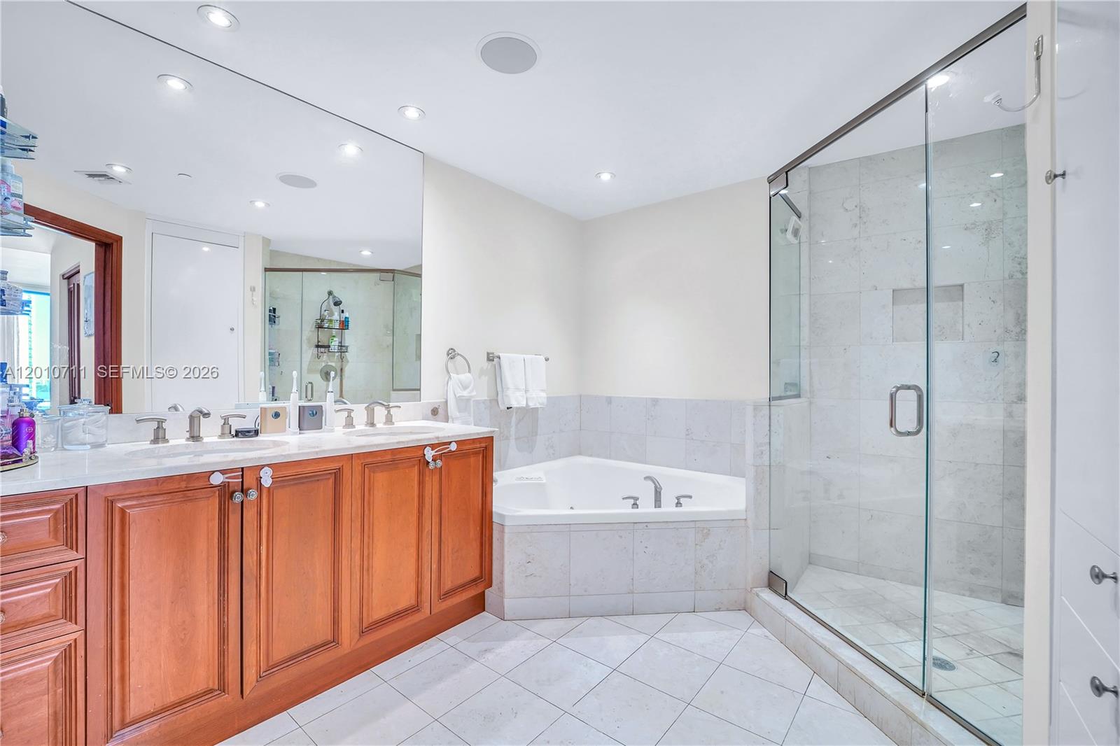 901 Brickell Key Blvd #2807, Miami FL 33131