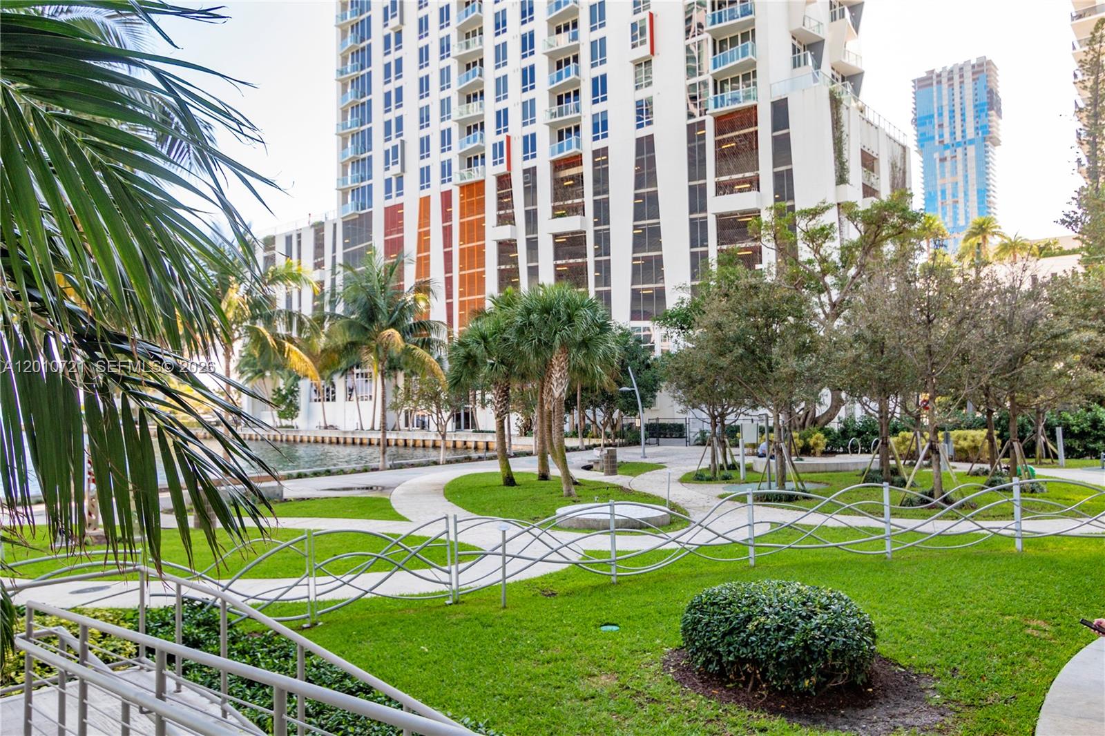 460 NE 28th St #3402, Miami FL 33137