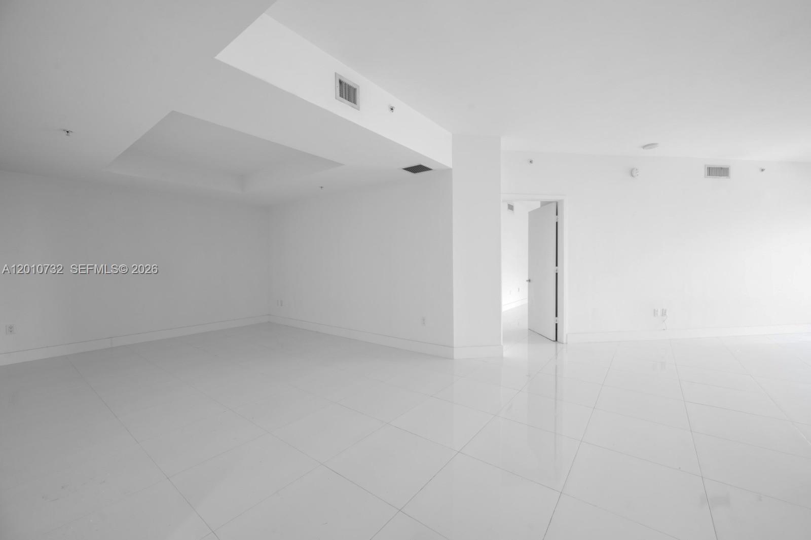 17301 Biscayne Blvd #808, North Miami Beach FL 33160