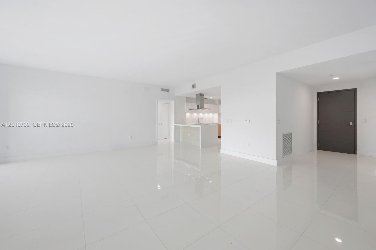 17301 Biscayne Blvd #808, North Miami Beach FL 33160