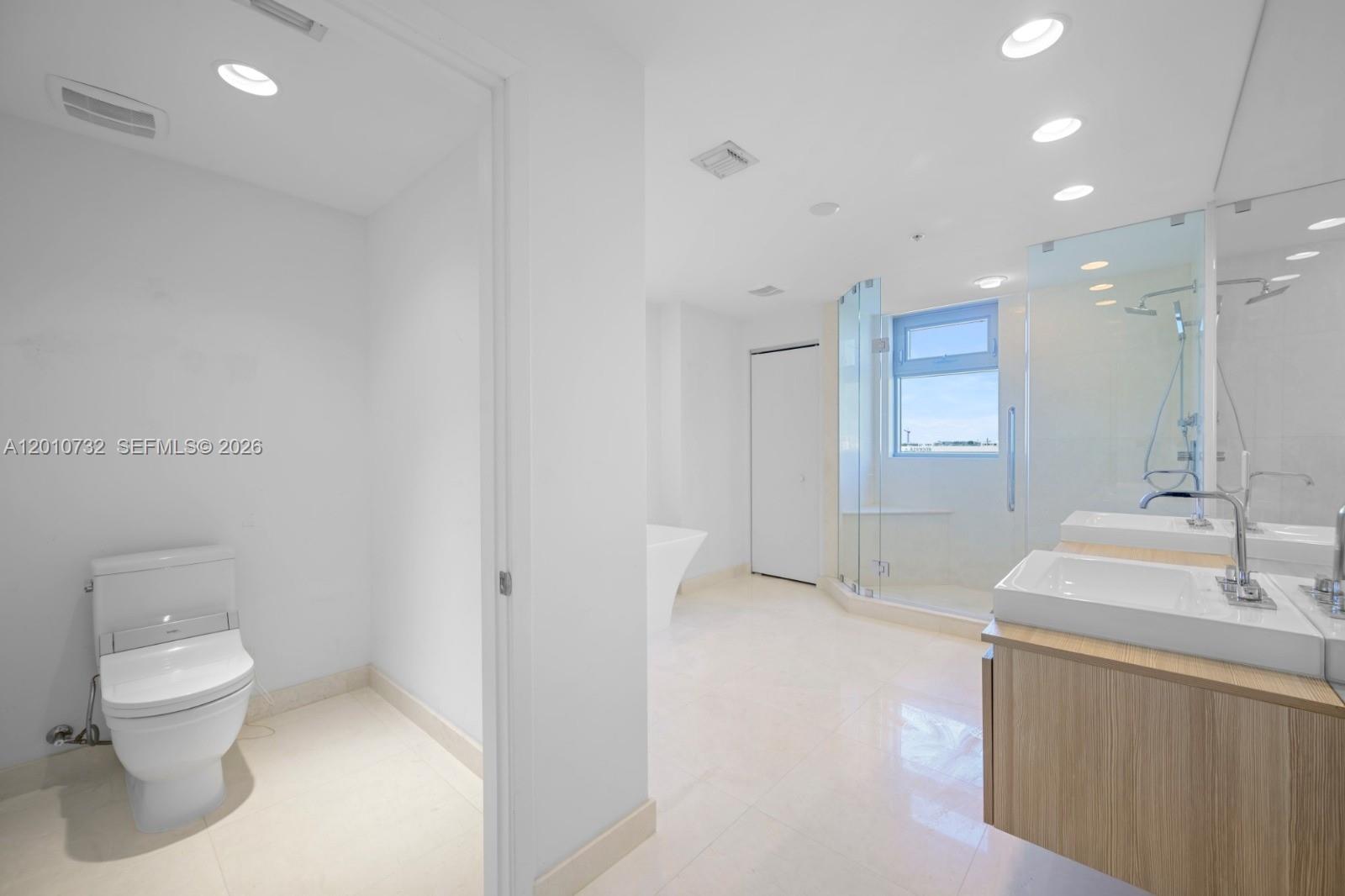 17301 Biscayne Blvd #808, North Miami Beach FL 33160